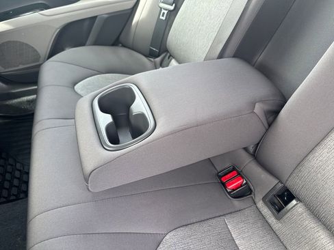 Used 2018 Toyota Camry LE image 31