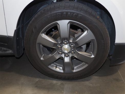 Used 2017 Chevrolet Traverse LT image 19