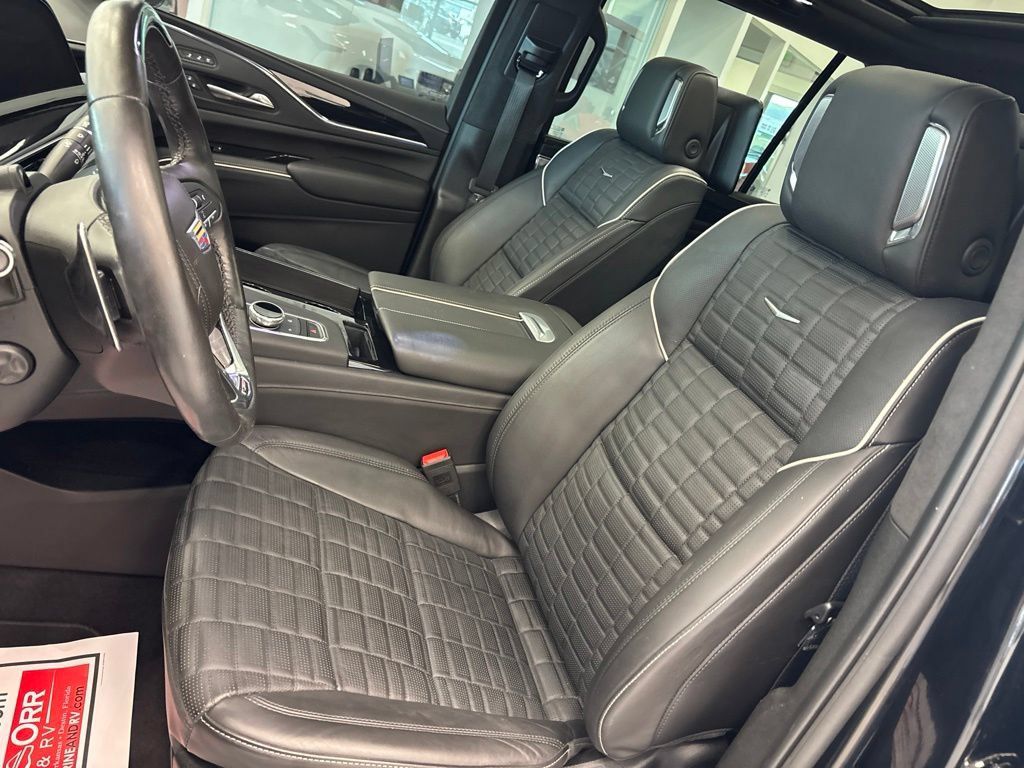 Used 2024 Cadillac Escalade ESV V AWD/4WD image 21