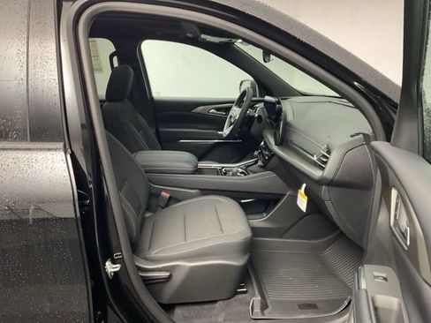 New 2026 Chevrolet Traverse LT w/ Sun and Wheel Package image 24