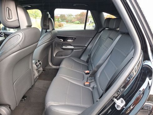 Used 2026 Mercedes-Benz GLC 300 4MATIC image 6