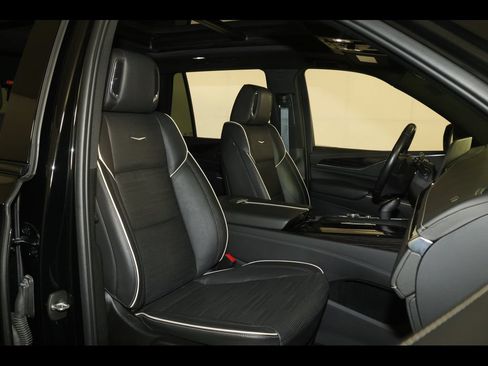 Certified 2022 Cadillac Escalade Sport w/ Touring Package AWD/4WD image 19
