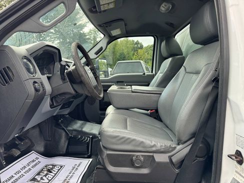 Used 2015 Ford F550 4x4 Regular Cab Super Duty image 19