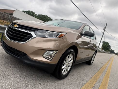 Used 2019 Chevrolet Equinox LS w/ LPO, Floor Liner Package AWD/4WD image 2