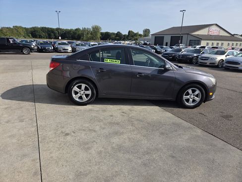 Used 2011 Chevrolet Cruze LT image 4