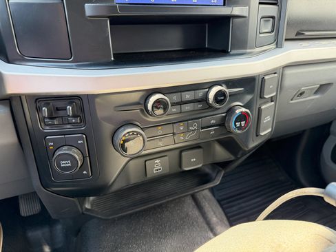Used 2023 Ford F450 XLT AWD/4WD image 23