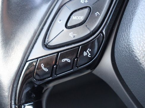 Used 2019 Toyota C-HR XLE image 23