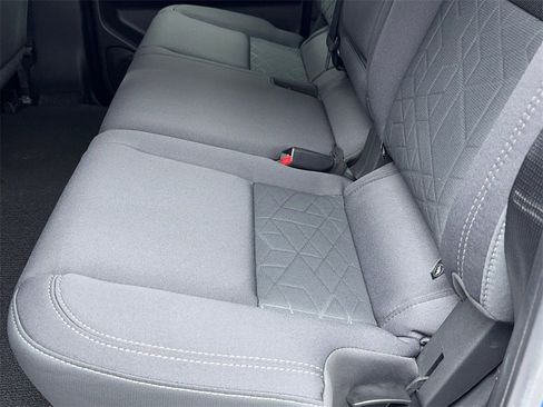 Used 2025 Nissan Frontier SV image 41