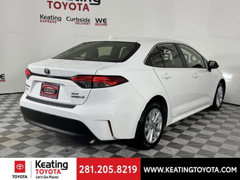 Used 2024 Toyota Corolla XLE image 5