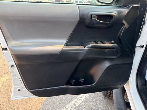 Used 2019 Toyota Tacoma SR w/ SR Convenience Package AWD/4WD image 11