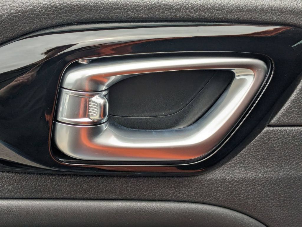New 2026 Jeep Compass Latitude AWD/4WD image 25
