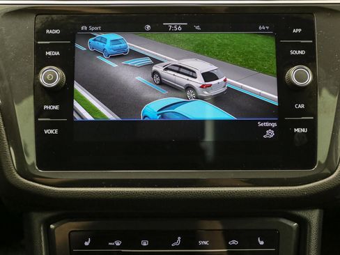 Certified 2024 Volkswagen Tiguan SE w/ Panoramic Sunroof Package AWD/4WD image 30