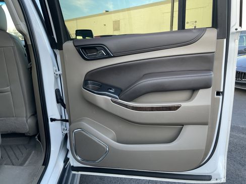Used 2020 Chevrolet Suburban LT image 18