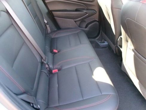 Used 2025 Chevrolet Trax RS w/ Sunroof Package image 21