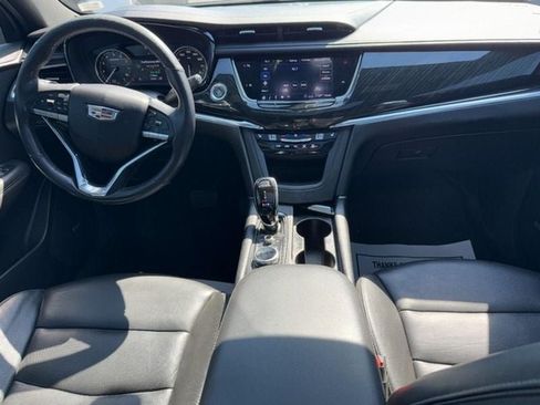 Used 2020 Cadillac XT6 Premium Luxury w/ LPO, Floor Liner Package AWD/4WD image 15