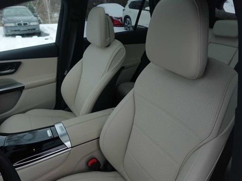 Used 2026 Mercedes-Benz GLC 300 4MATIC image 30