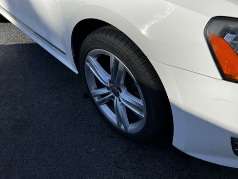 Used 2014 Volkswagen Passat TDI SEL Premium image 11