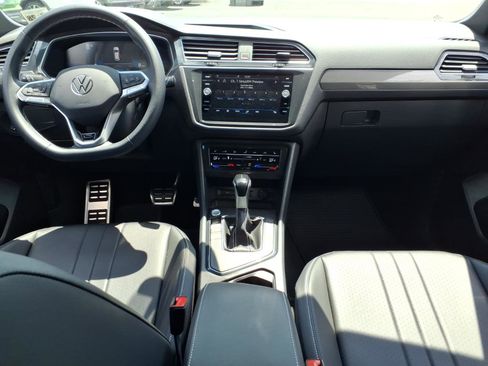 Certified 2023 Volkswagen Tiguan SE R-Line FWD image 13