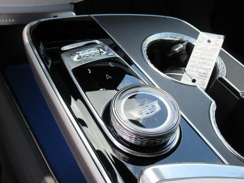 New 2025 Cadillac Lyriq Luxury image 24