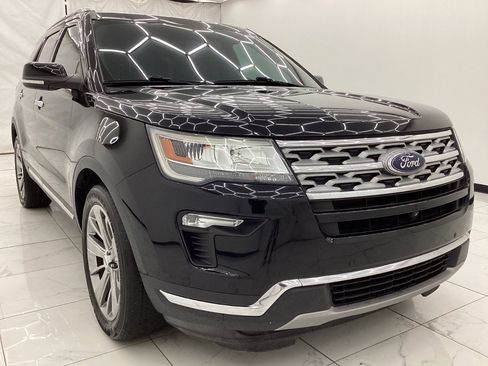 Used 2018 Ford Explorer Limited FWD image 3