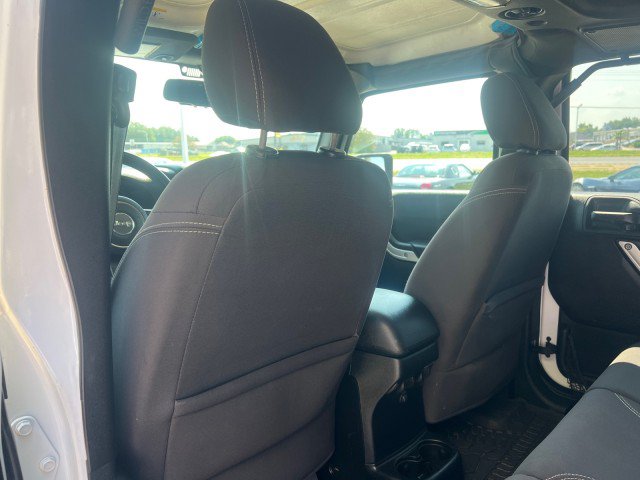 Used 2018 Jeep Wrangler Unlimited Rubicon w/ Connectivity Group AWD/4WD image 31