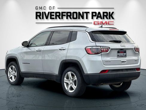 Used 2024 Jeep Compass Latitude image 5