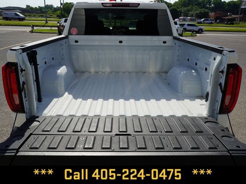 Used 2025 GMC Sierra 1500 SLT AWD/4WD image 18