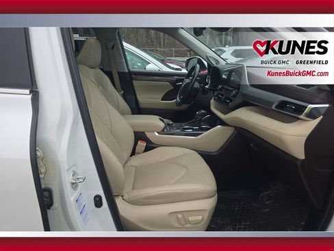Used 2022 Toyota Highlander Platinum image 12