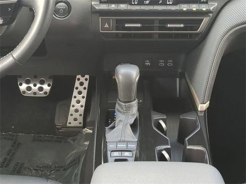 Certified 2025 Toyota Camry SE image 18