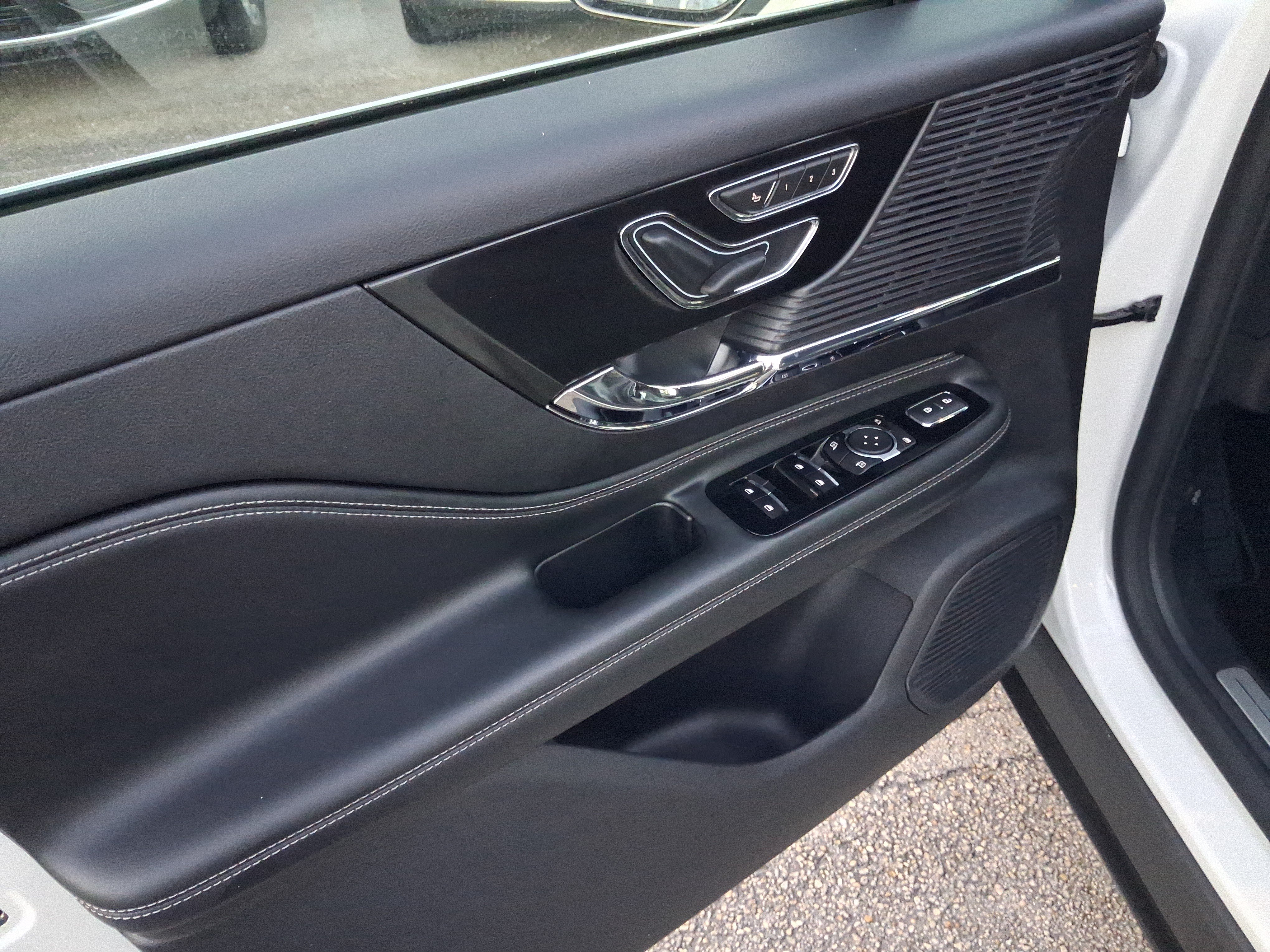 Used 2022 Lincoln Corsair FWD w/ Equipment Group 101A image 13