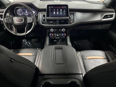 Used 2024 GMC Yukon XL AT4 w/ Technology Package AWD/4WD image 26