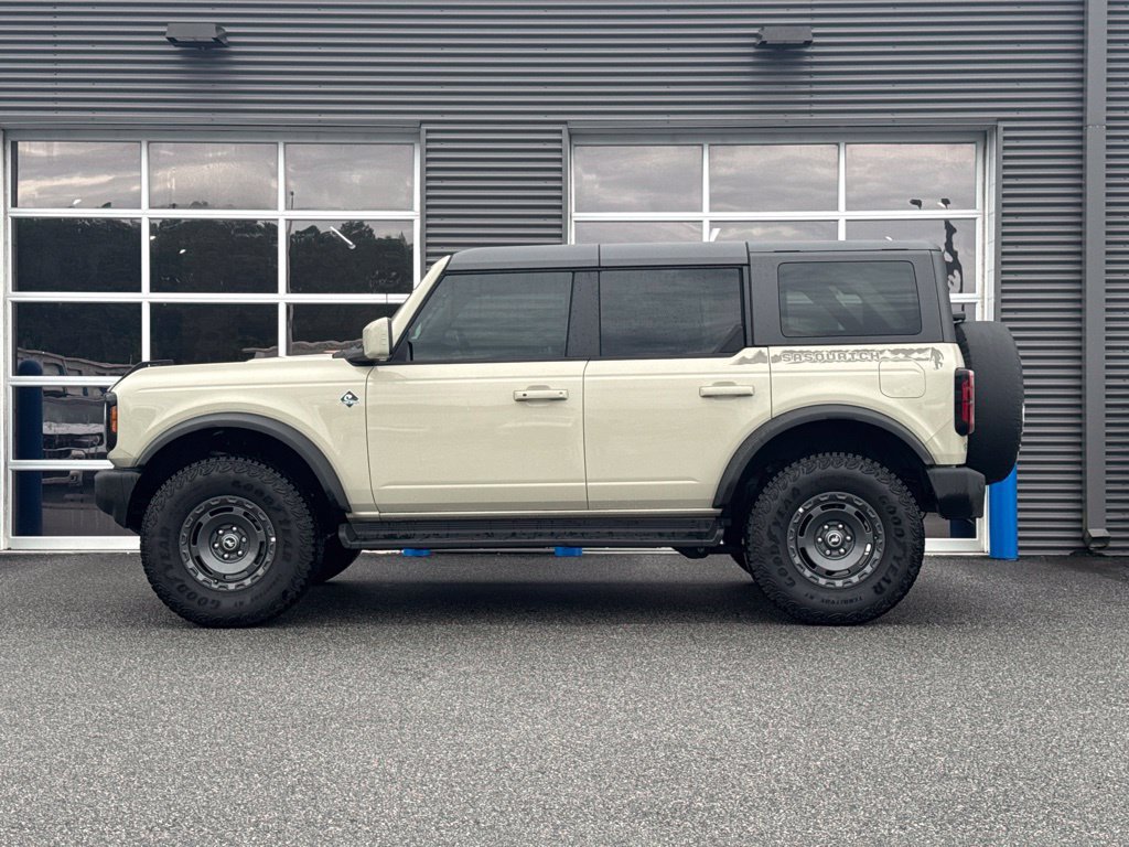 Certified 2025 Ford Bronco Outer Banks w/ Sasquatch Package AWD/4WD image 6