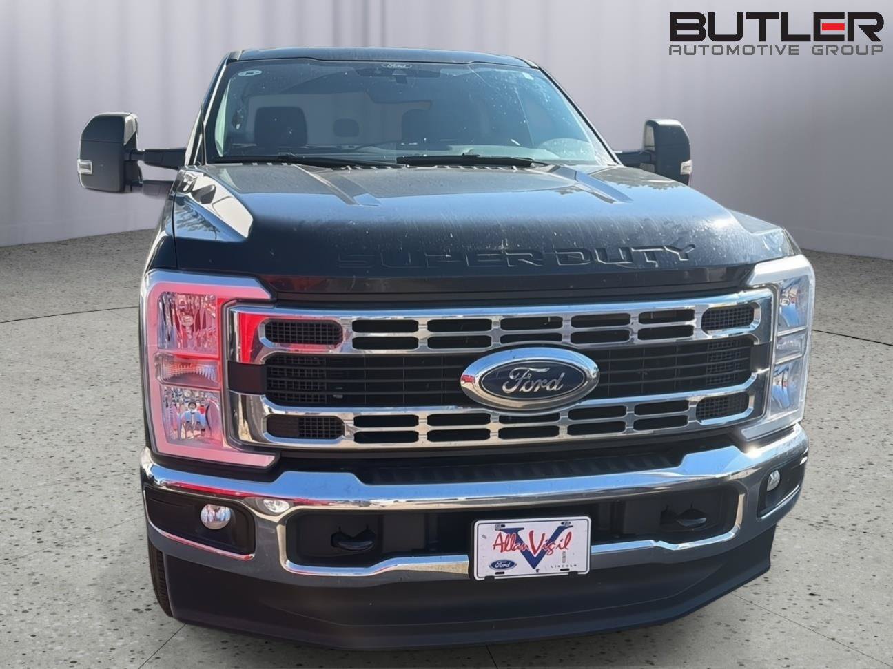 Used 2024 Ford F250 XLT AWD/4WD image 3