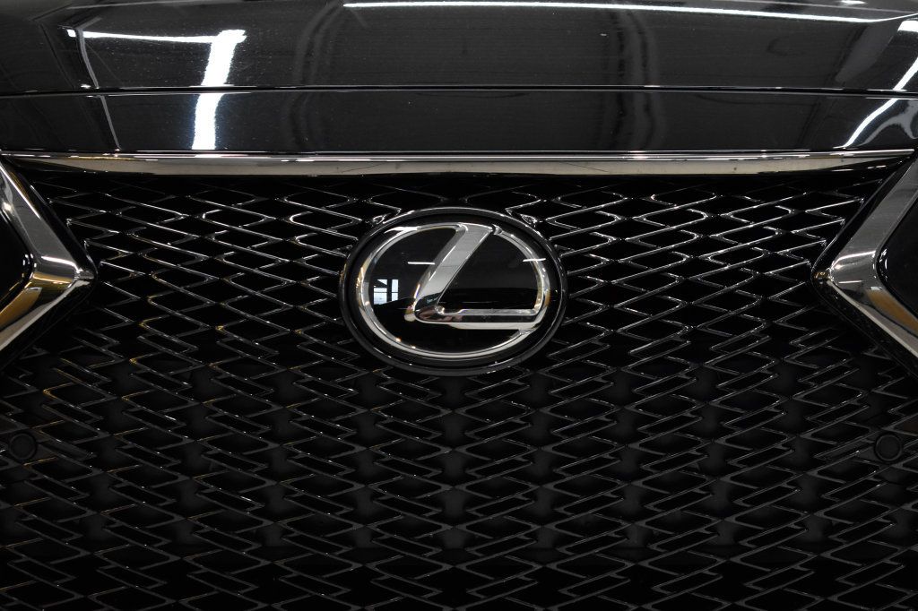 Used 2025 Lexus ES 350 w/ Premium Package FWD image 11