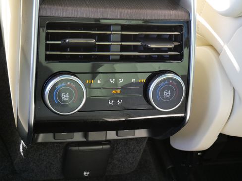Certified 2023 Land Rover Range Rover Autobiography AWD/4WD image 19