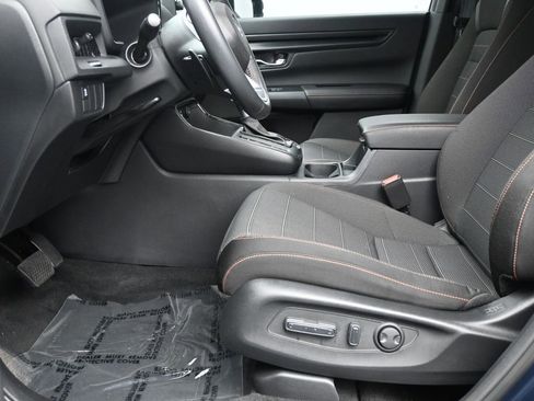 Used 2023 Chevrolet Traverse LS image 11