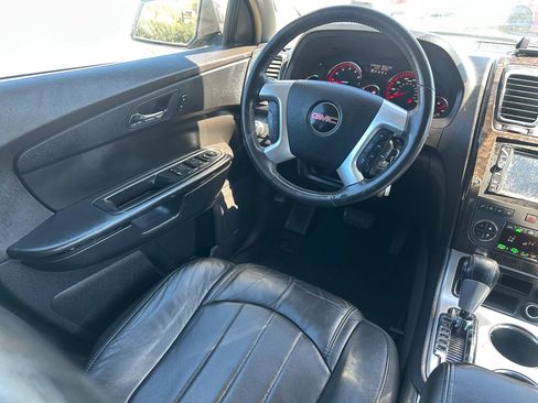 Used 2009 GMC Acadia SLT w/ Visibility Package image 17
