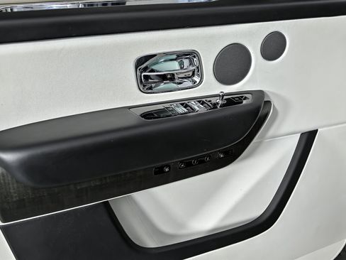 Used 2019 Rolls-Royce Cullinan image 18