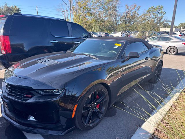 Used 2021 Chevrolet Camaro LT w/ RS Package RWD image 5