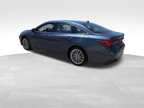 Used 2020 Toyota Avalon Limited w/ Advanced Safety Package FWD image 6