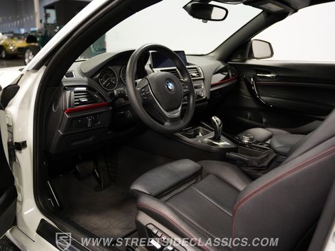 Used 2017 BMW 230i Convertible image 4