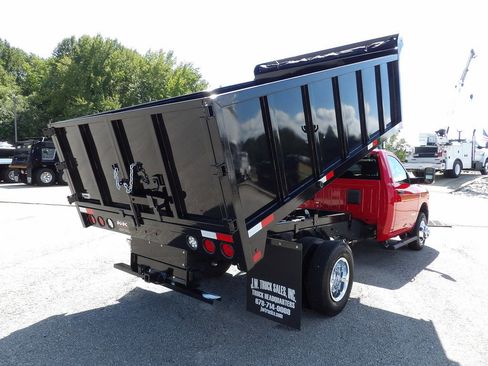 Used 2022 RAM 3500 Tradesman RWD image 7