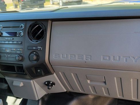 Used 2014 Ford F250 XL w/ Power Equipment Group image 16