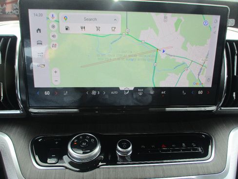 New 2026 Ford Expedition Platinum image 8