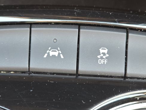 Certified 2025 Buick Encore GX Preferred FWD image 9