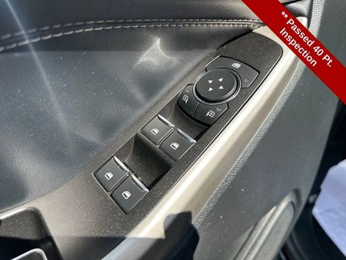 Used 2022 Ford Explorer XLT image 14