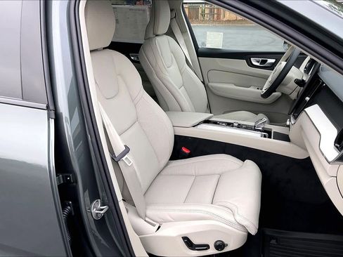 New 2026 Volvo XC60 B5 Ultra w/ Climate Package PRO image 31