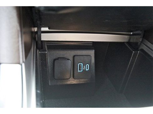 Used 2023 Ford Explorer King Ranch w/ Premium Technology Package image 25