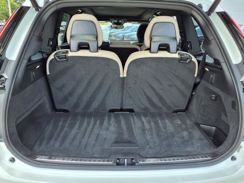 Certified 2025 Volvo XC90 T8 Plus AWD/4WD image 19