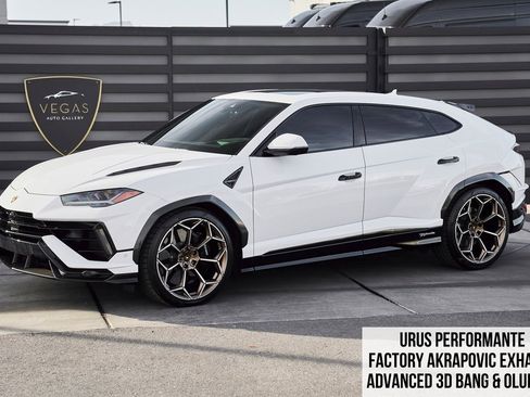 Used 2024 Lamborghini Urus Performante image 1